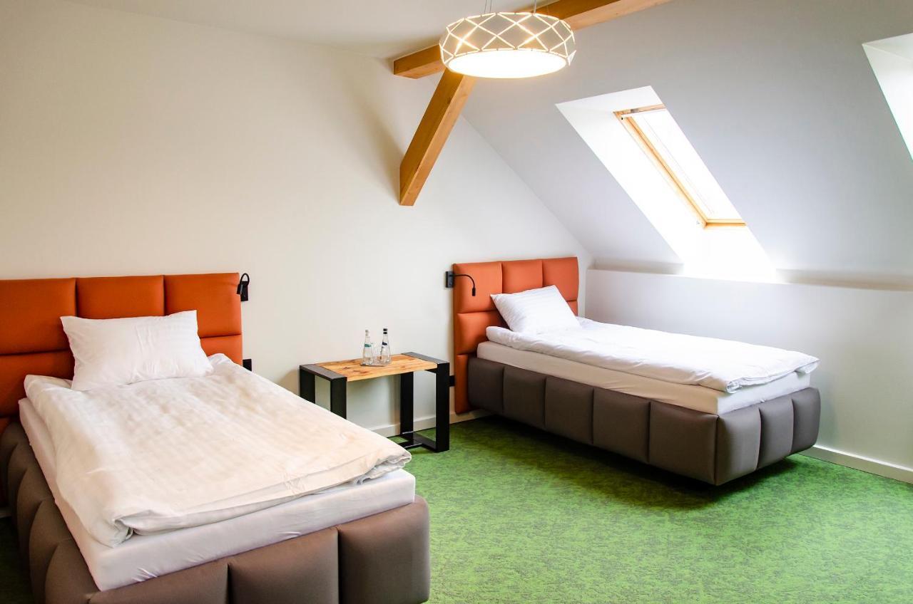 Metropol Hotel Śrem Kültér fotó